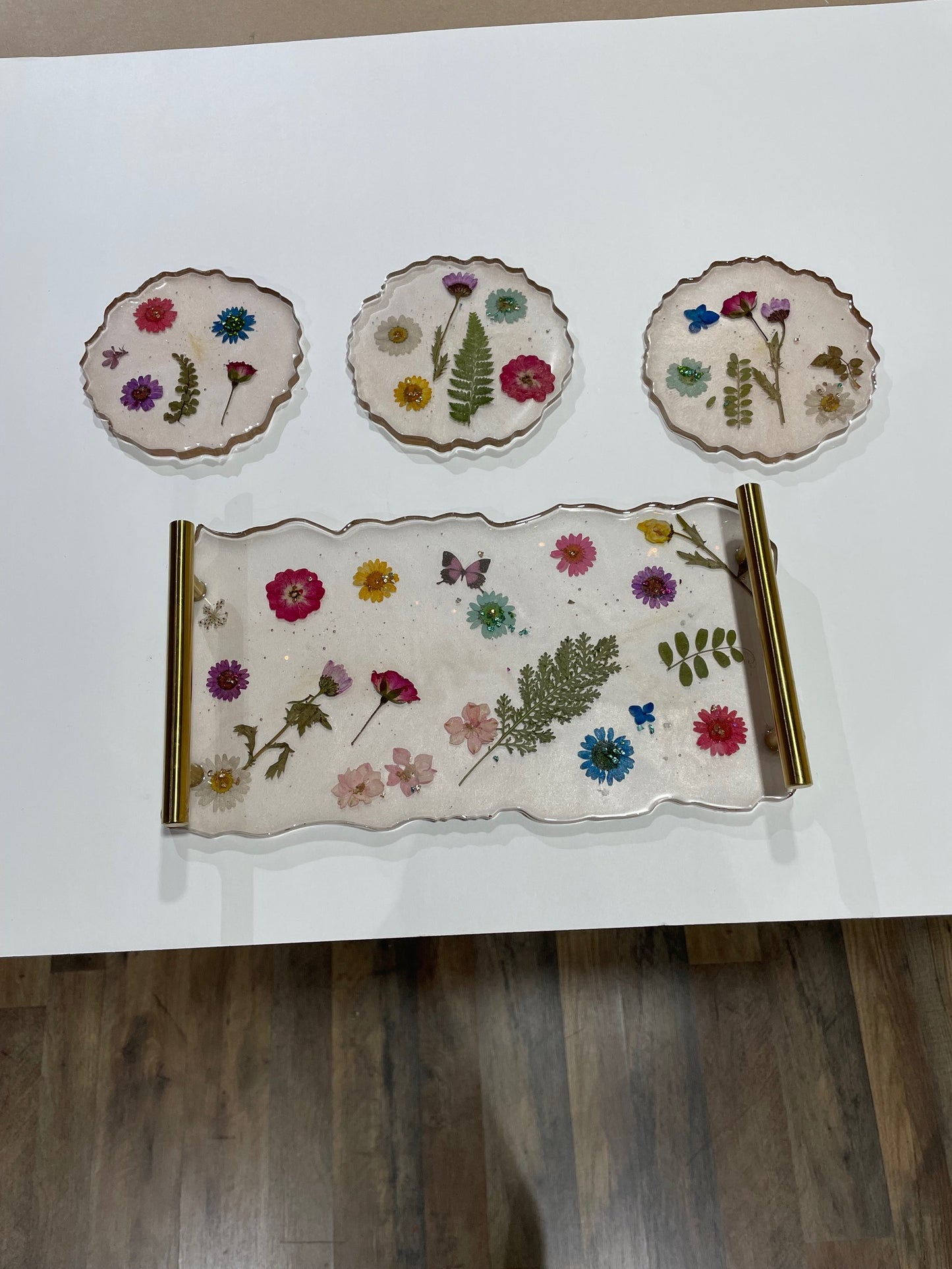 Resin tray with 3 coasters