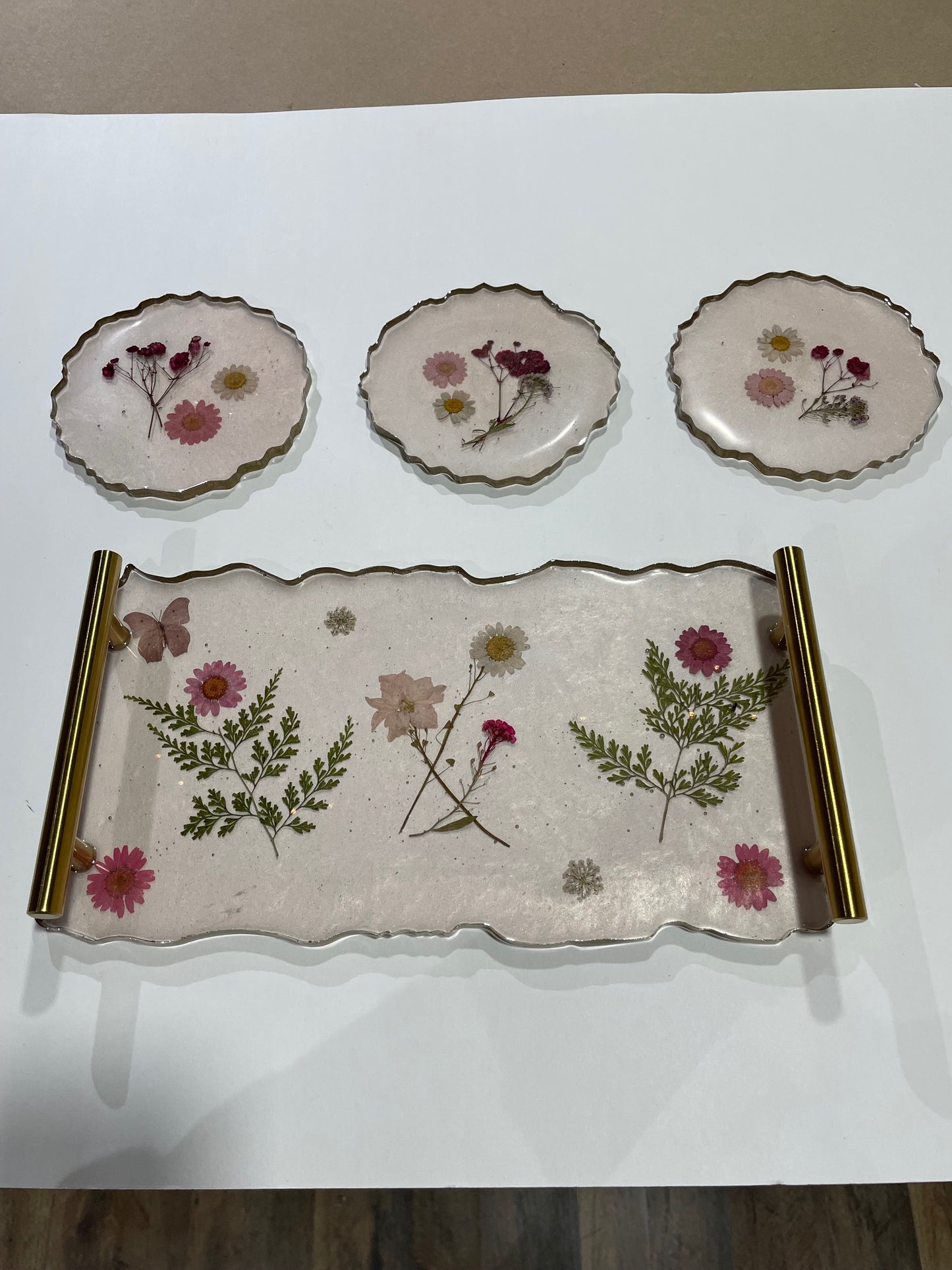 Resin tray with 3 coasters