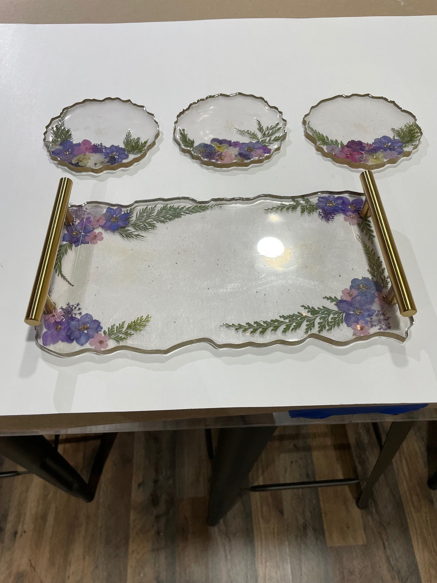 Resin tray with 3 coasters